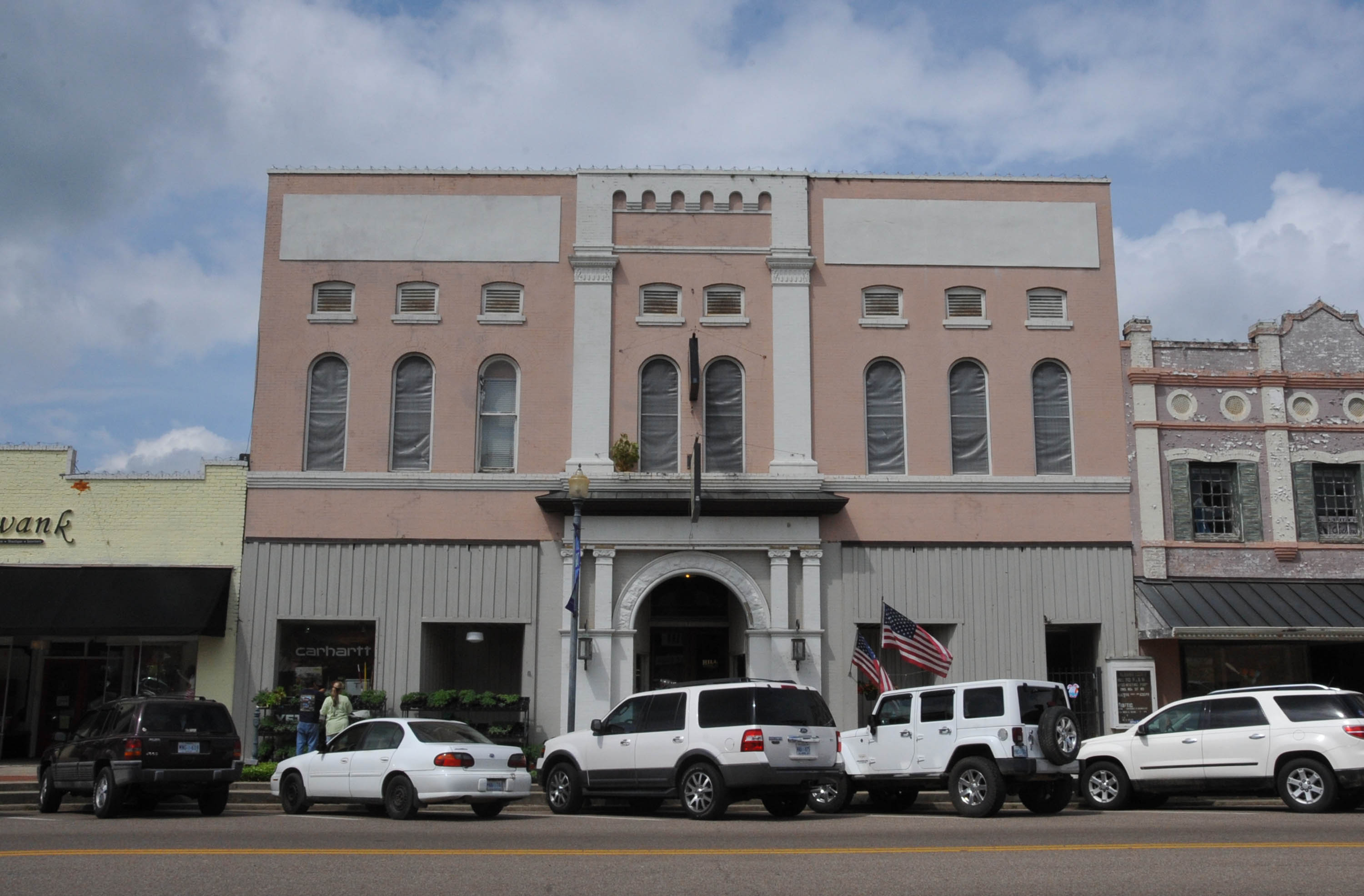 Hill Hardware at 717 Main Street — founded 1901 and the oldest business in Columbia; the St. Albans Masonic Lodge has met on the third floor since 1919